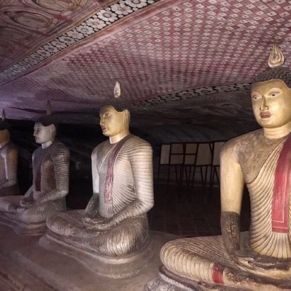 inside dambulla vace temple