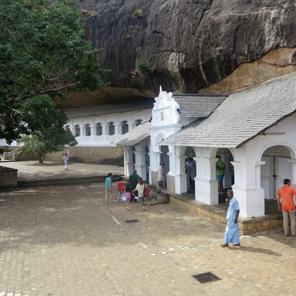 dambulla cave temple sri lanka